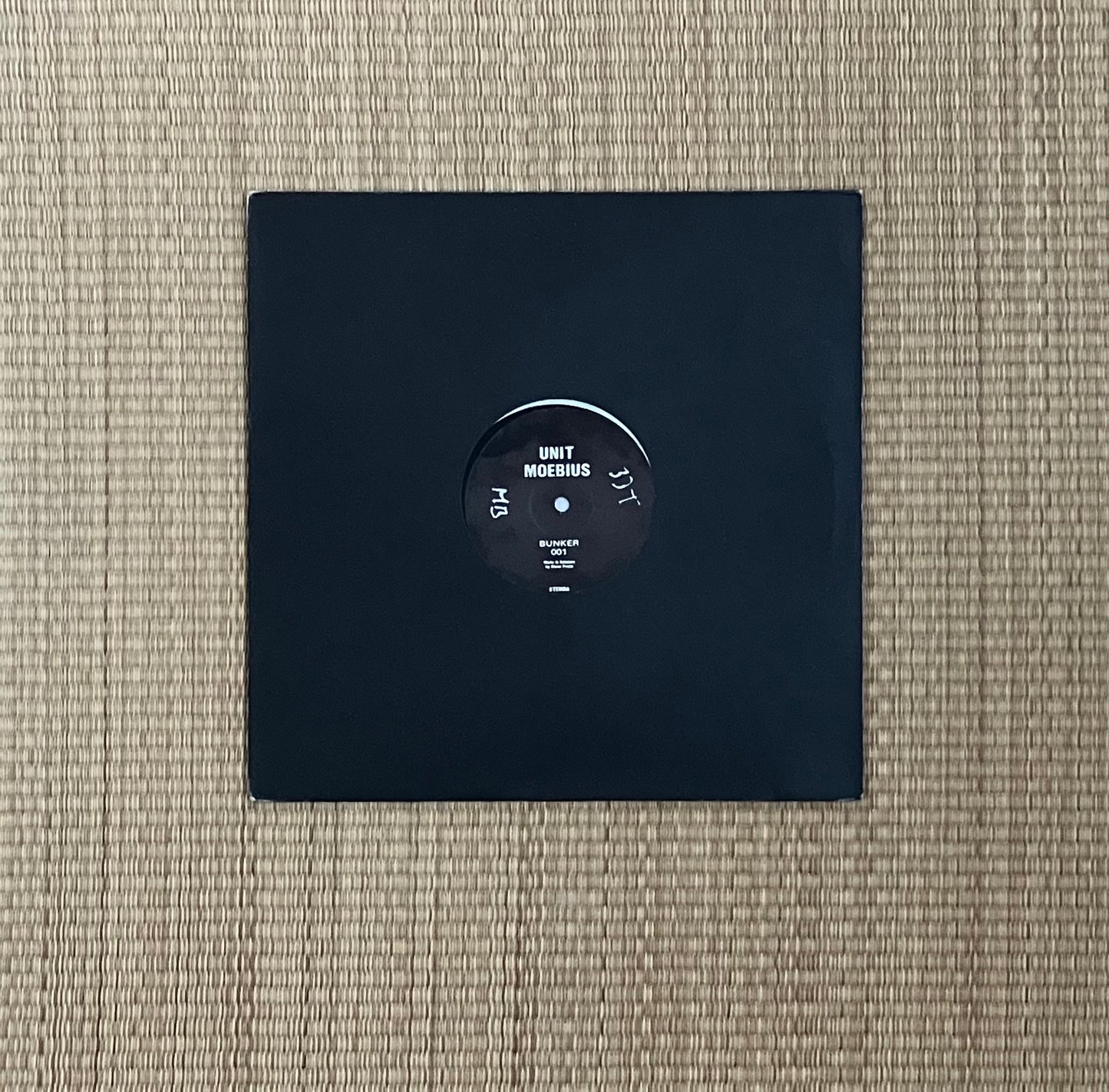 unit moebius - untitled